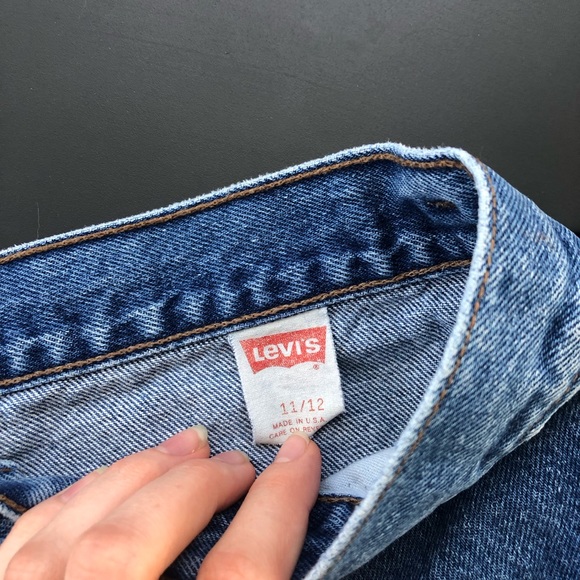 Rare Vintage Levis with flower detail - Picture 3 of 4